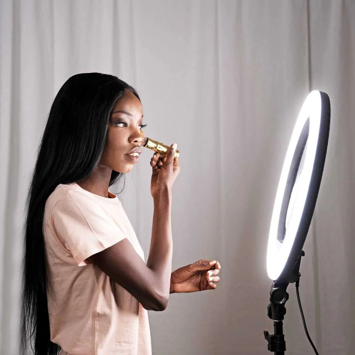 RING LIGHT 21 – PROFESIONALNO OSVETLJENJE ZA SAVRŠENE FOTKE I VIDEO!